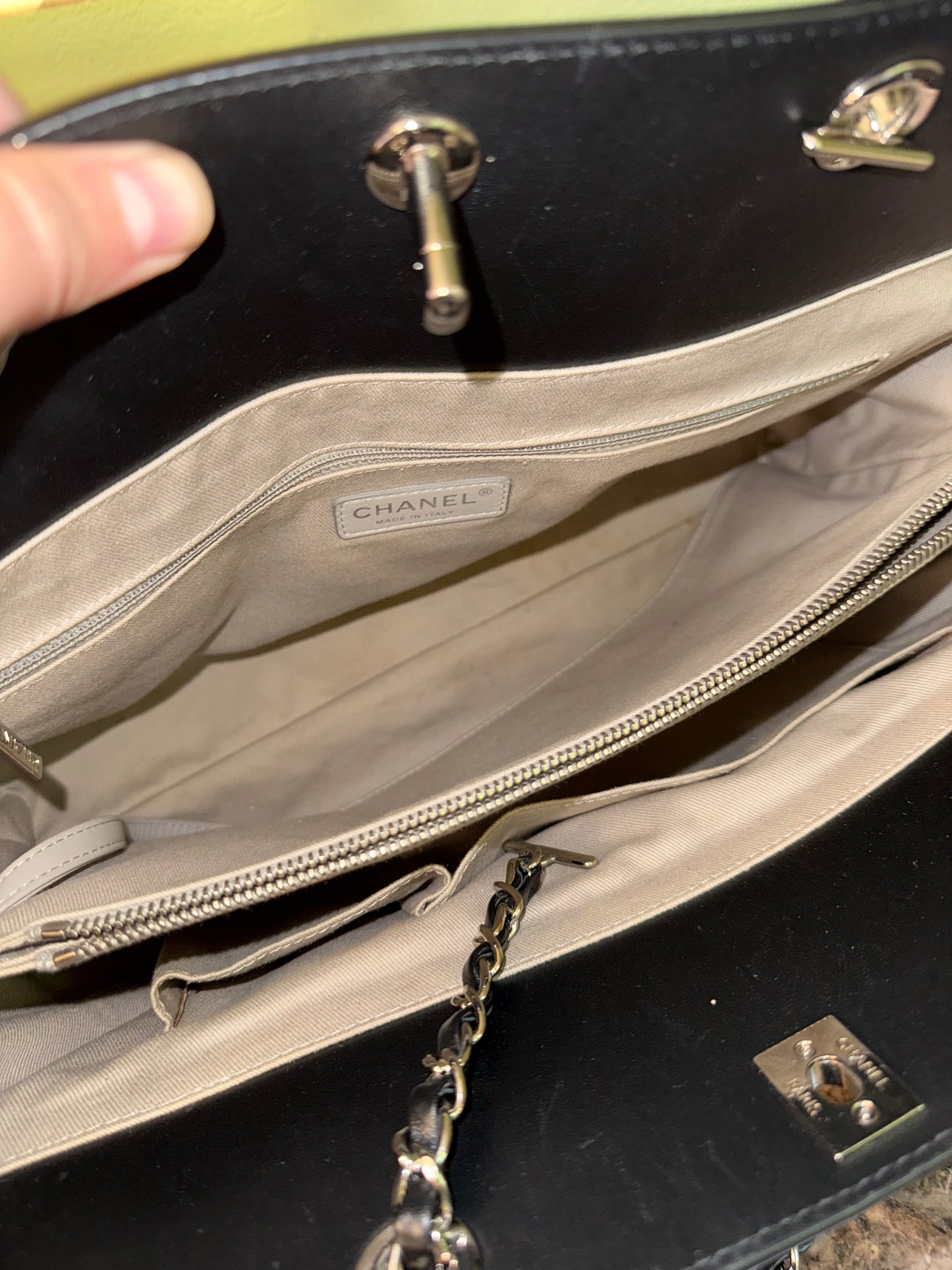 CHANEL BLACK NEO SOFT SHOPPING TOTE