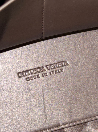 BOTTEGA VENETA FONDANT MEDIUM ANDIAMO SHOULDER BAG