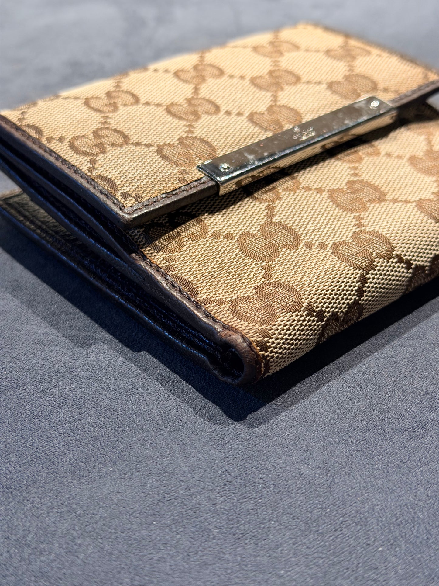 GUCCI GG CANVAS BI-FOLD COMPACT WALLET