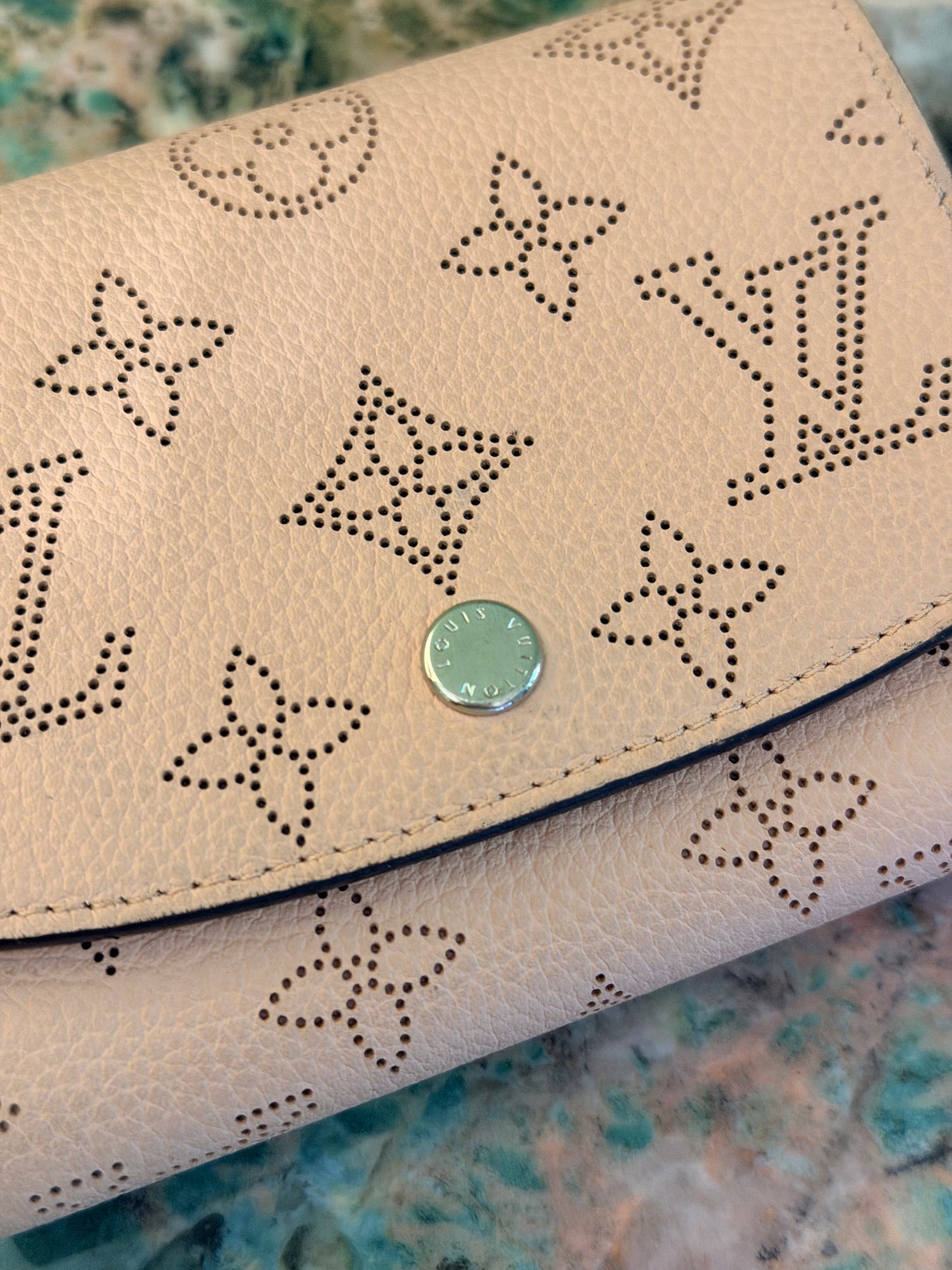 LOUIS VUITTON PINK MAHINA IRIS BI FOLD WALLET