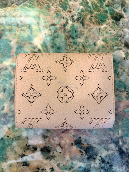 LOUIS VUITTON PINK MAHINA IRIS BI FOLD WALLET