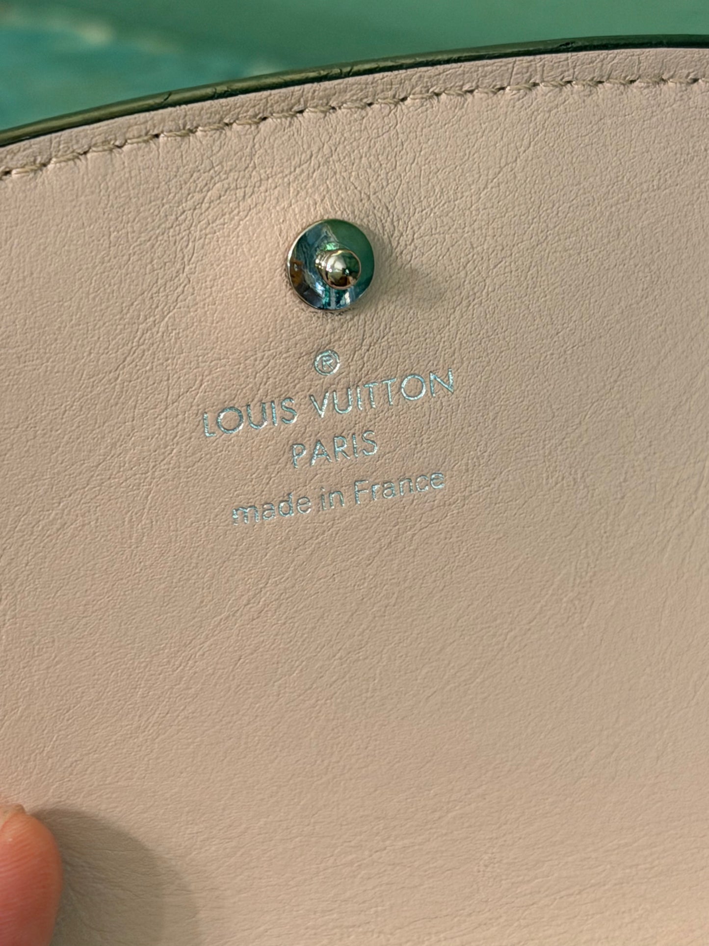 LOUIS VUITTON PINK MAHINA IRIS BI FOLD WALLET
