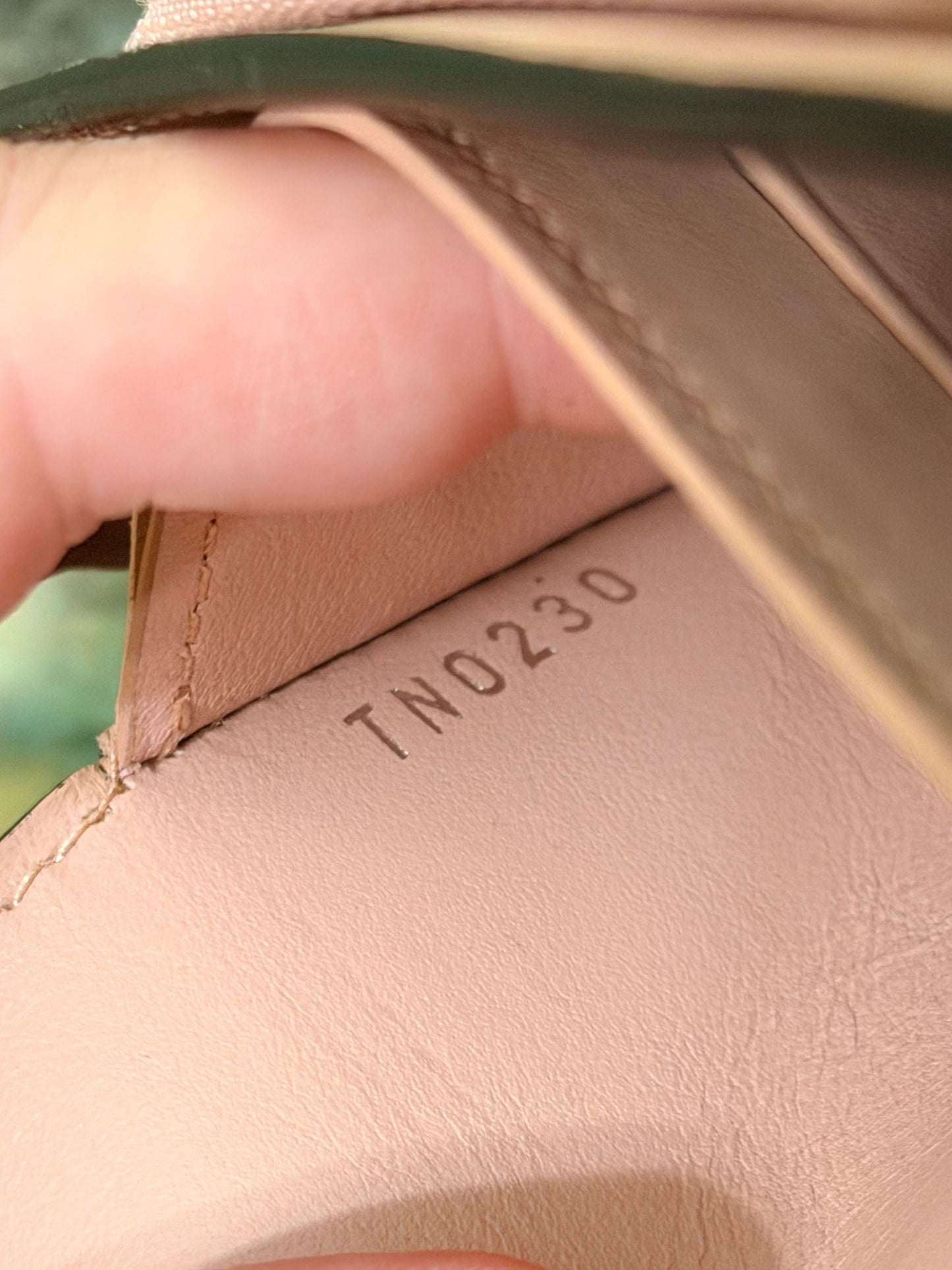 LOUIS VUITTON PINK MAHINA IRIS BI FOLD WALLET