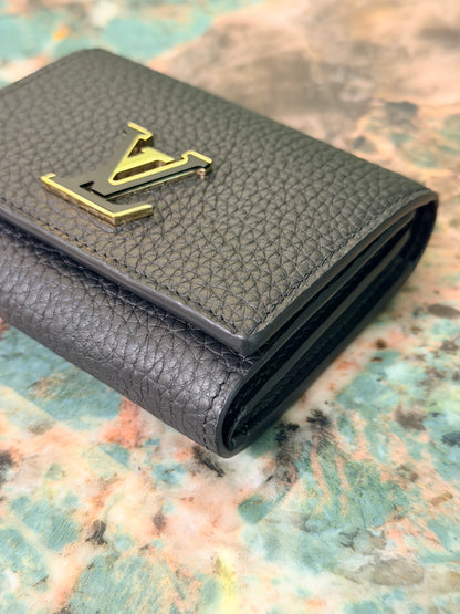 LOUIS VUITTON BLACK CAPUCINES TINY WALLET