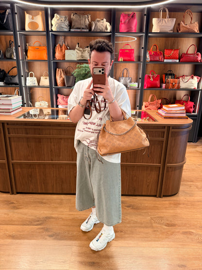LOUIS VUITTON BEIGE MAHINA BELLA CHAIN SHOULDER BAG