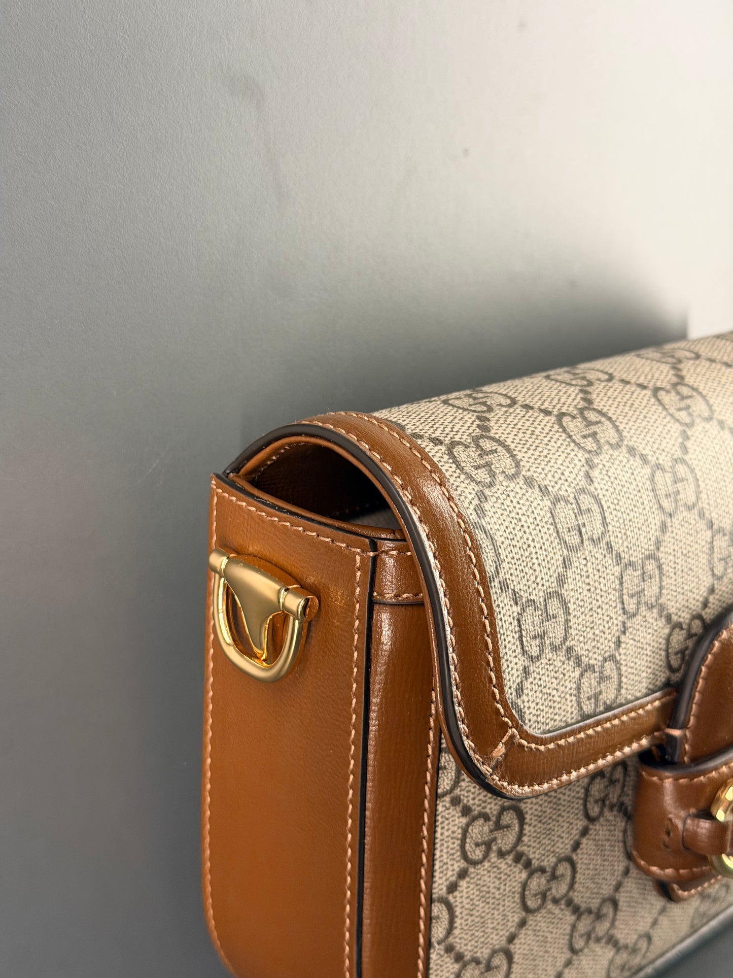 GUCCI GG SUPREME MINI HORSEBIT 1947 CROSSBODY BAG
