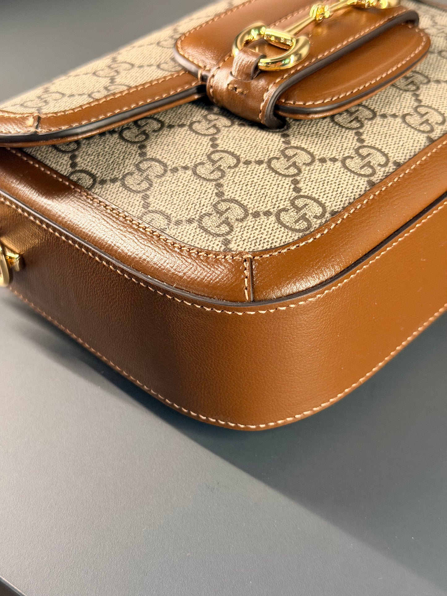 GUCCI GG SUPREME MINI HORSEBIT 1947 CROSSBODY BAG