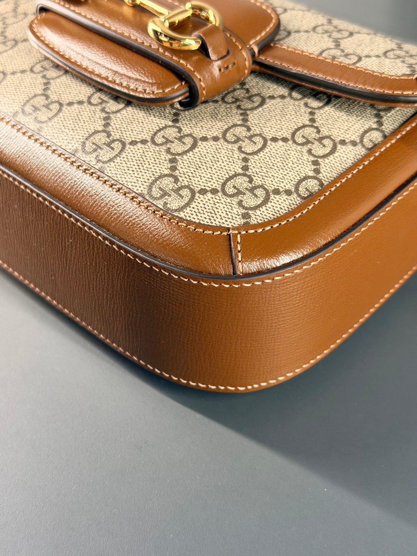 GUCCI GG SUPREME MINI HORSEBIT 1947 CROSSBODY BAG