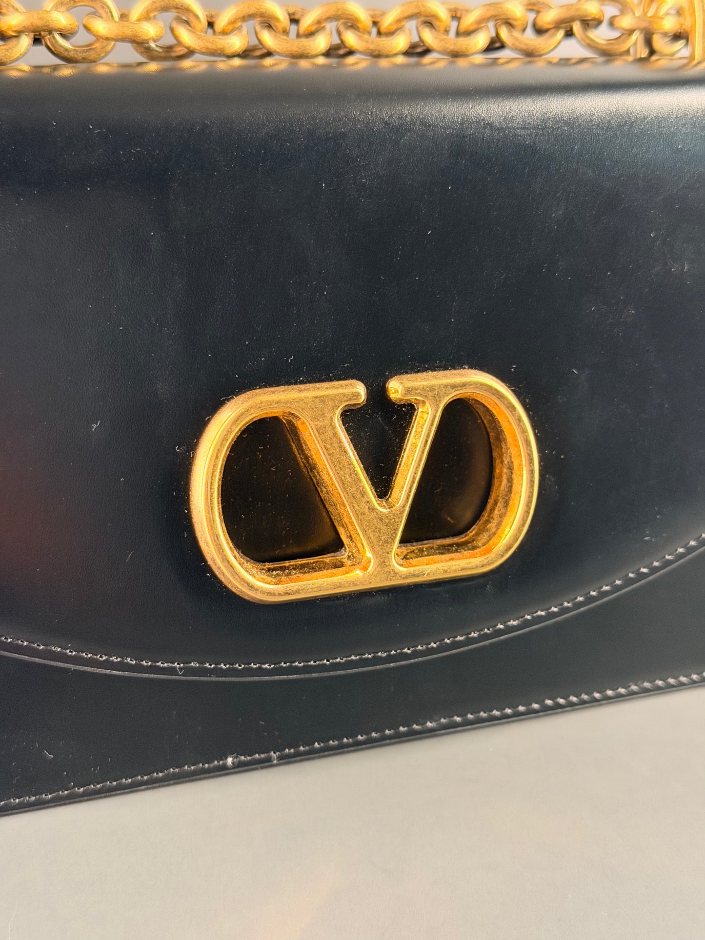 VALENTINO BLACK VAIN SMALL CROSSBODY BAG