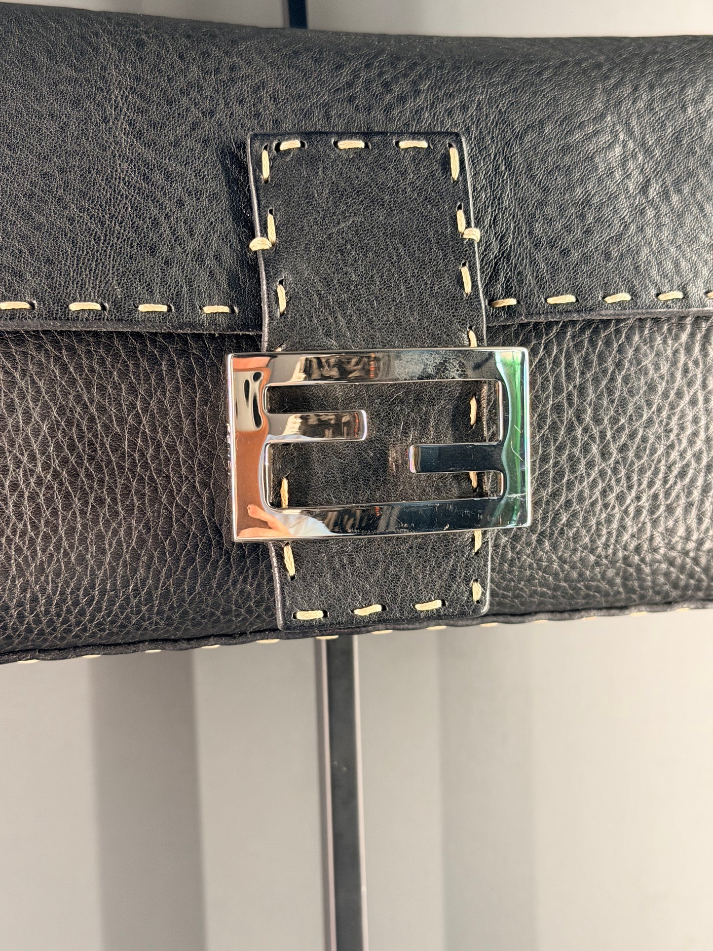 FENDI BLACK SELLERIA BAGUETTE SHOULDER BAG