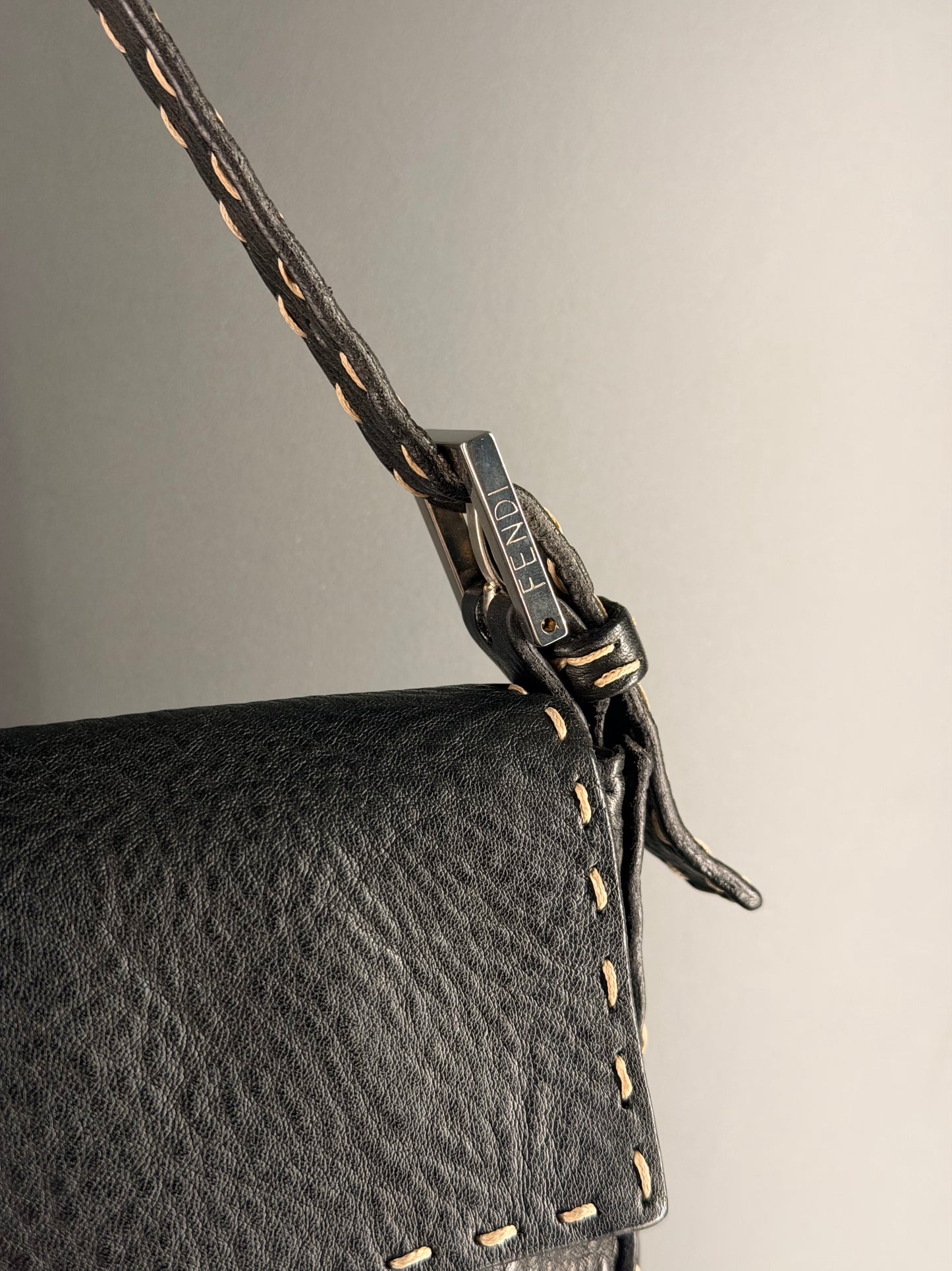 FENDI BLACK SELLERIA BAGUETTE SHOULDER BAG
