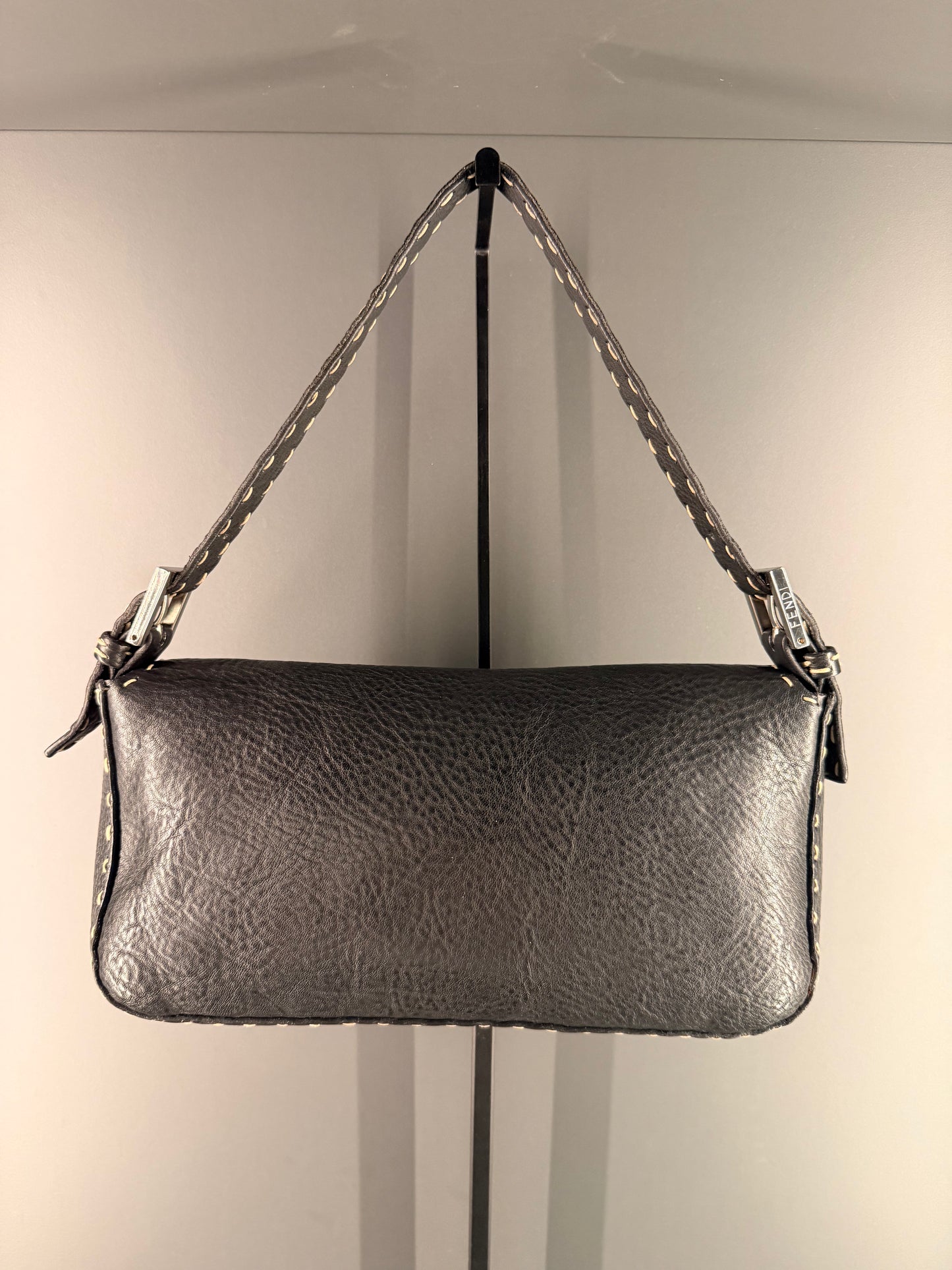 FENDI BLACK SELLERIA BAGUETTE SHOULDER BAG