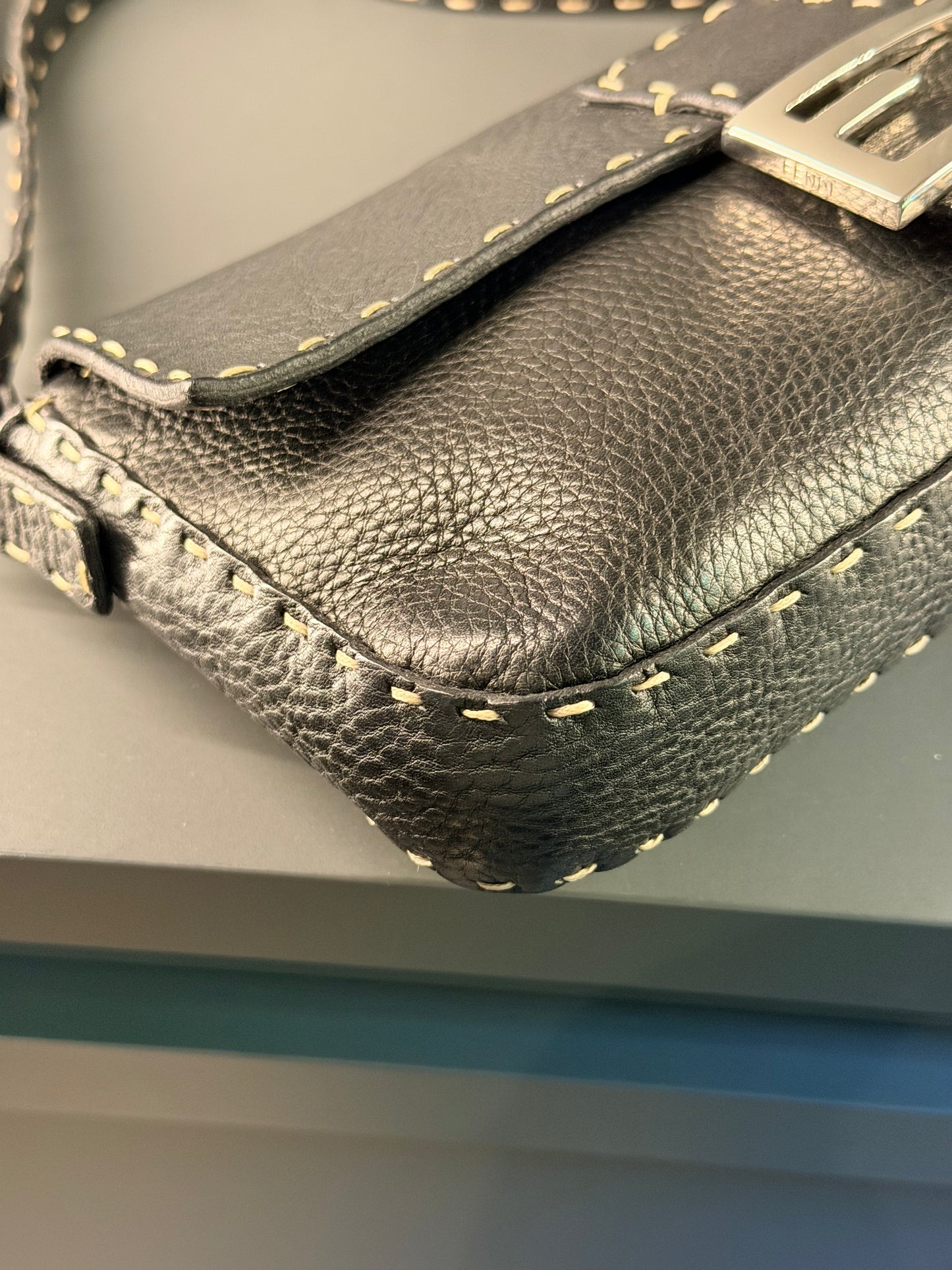 FENDI BLACK SELLERIA BAGUETTE SHOULDER BAG