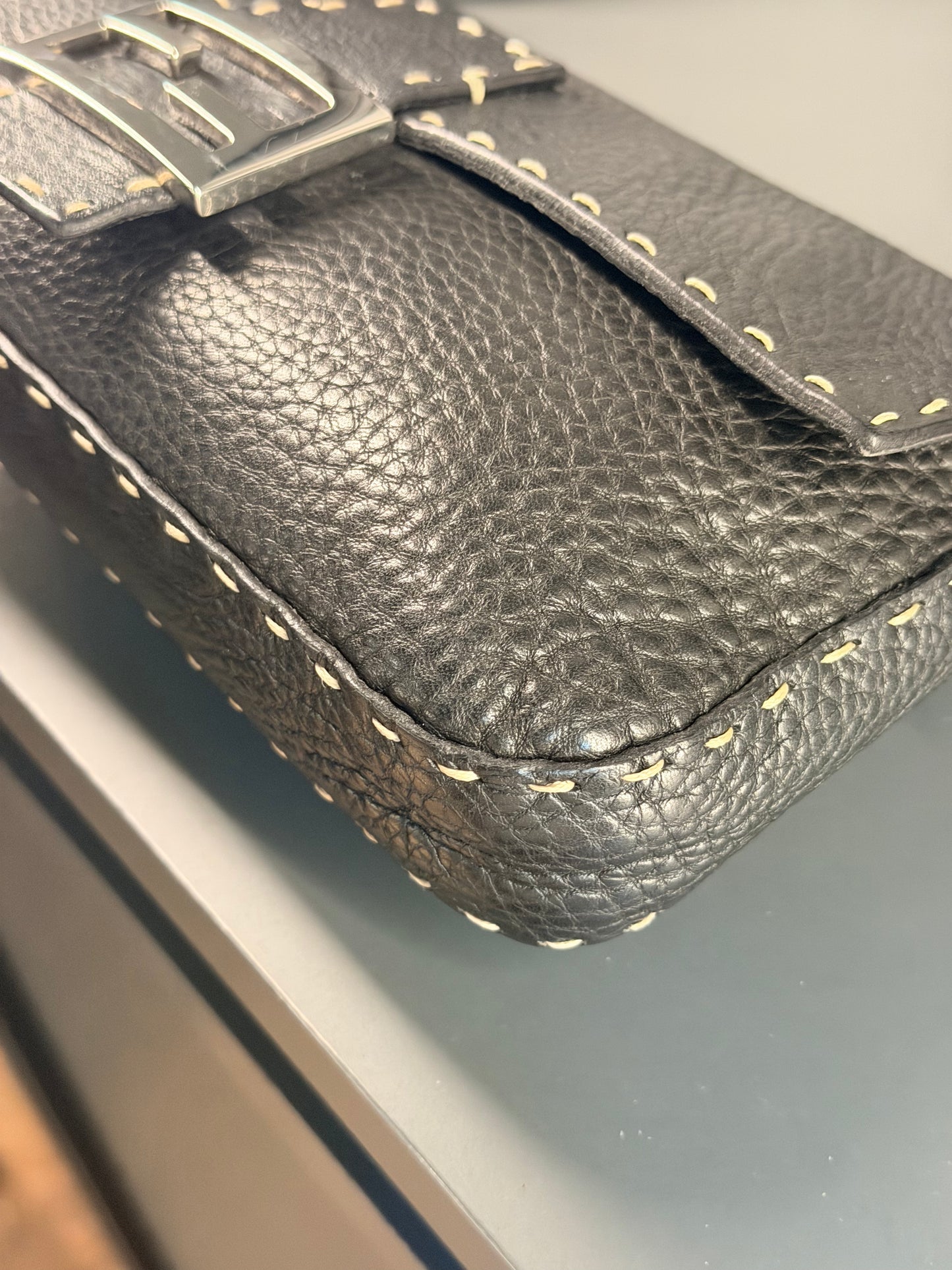 FENDI BLACK SELLERIA BAGUETTE SHOULDER BAG