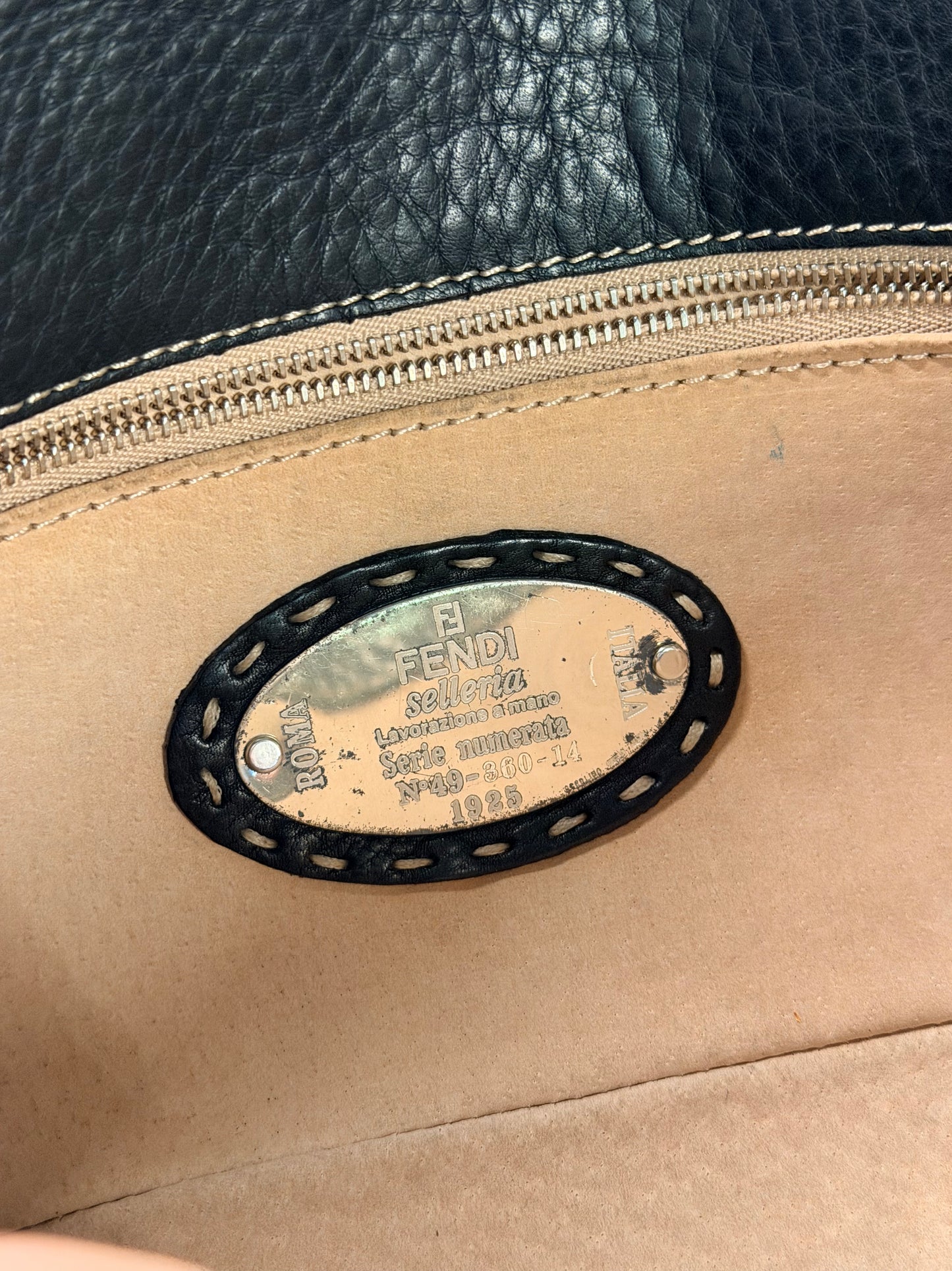 FENDI BLACK SELLERIA BAGUETTE SHOULDER BAG