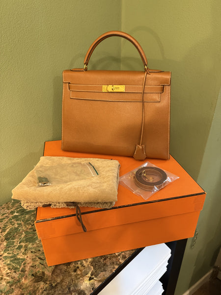 HERMÈS GOLD COURCHEVEL KELLY SELLIER 32 HANDBAG