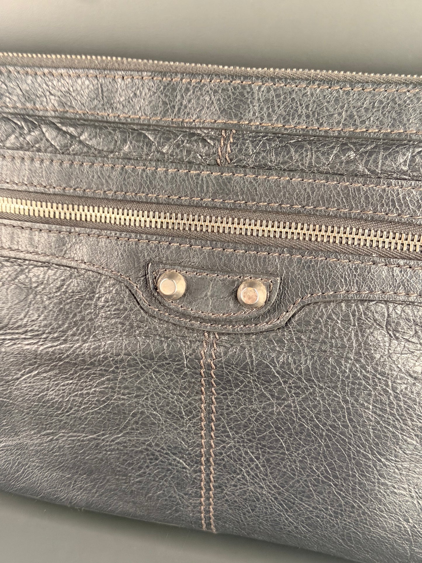 BALENCIAGA GRAY MEDIUM CLIP POCHETTE