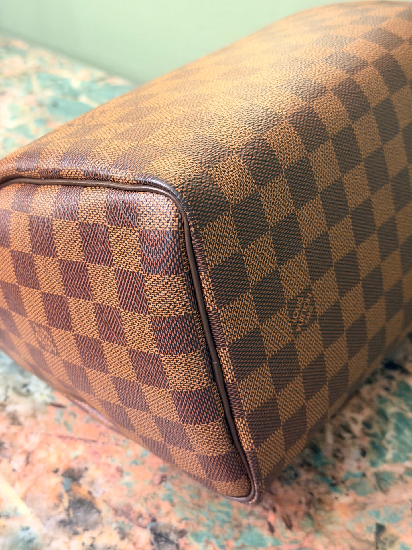 LOUIS VUITTON DAMIER EBENE SPEEDY 25 BOSTON BAG