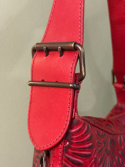 FENDI LARGE RED EMBOSSED LEATHER OYSTER SHOULDER BAG