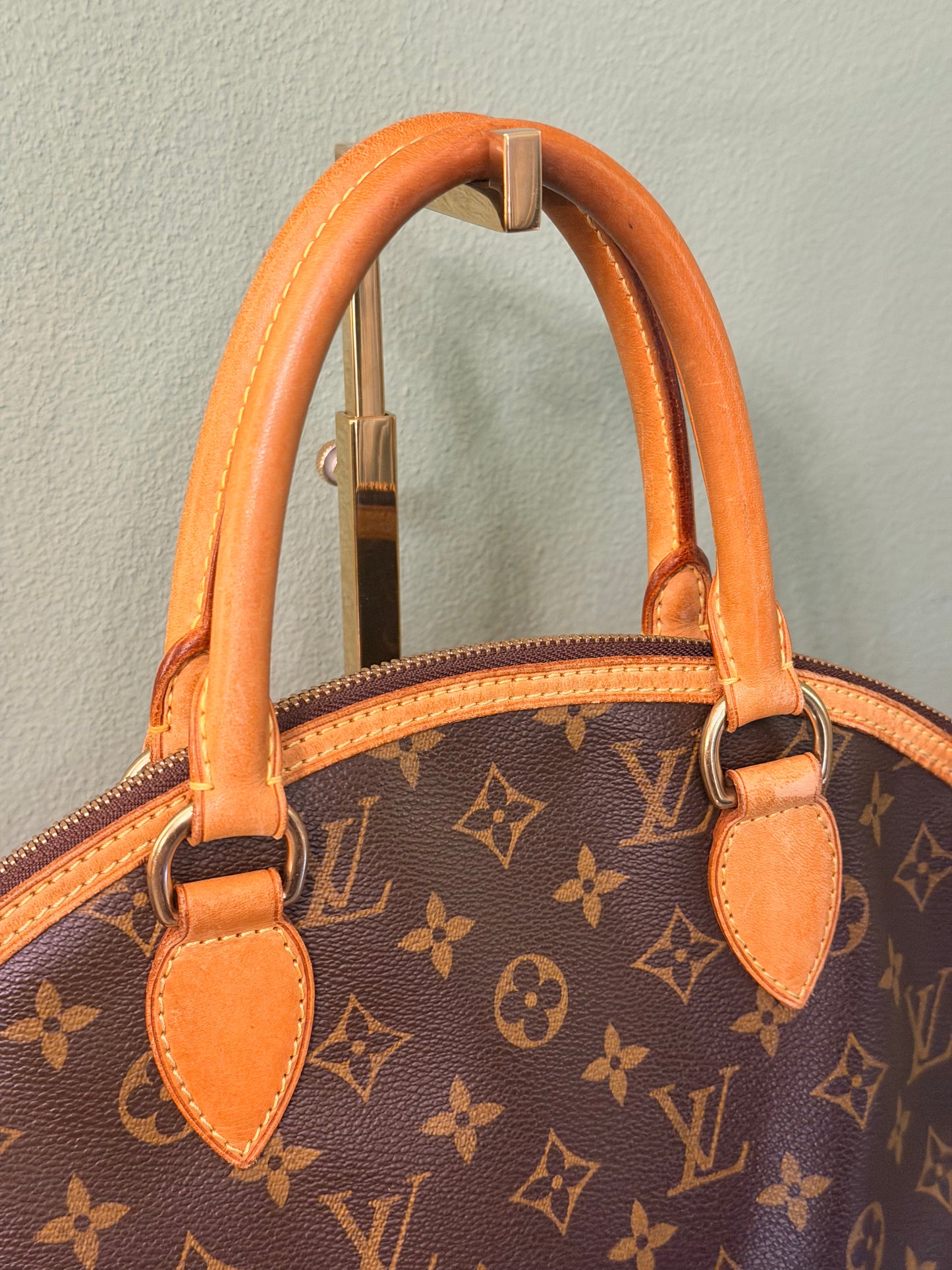 LOUIS VUITTON MONOGRAM LOCK IT PM HANDBAG
