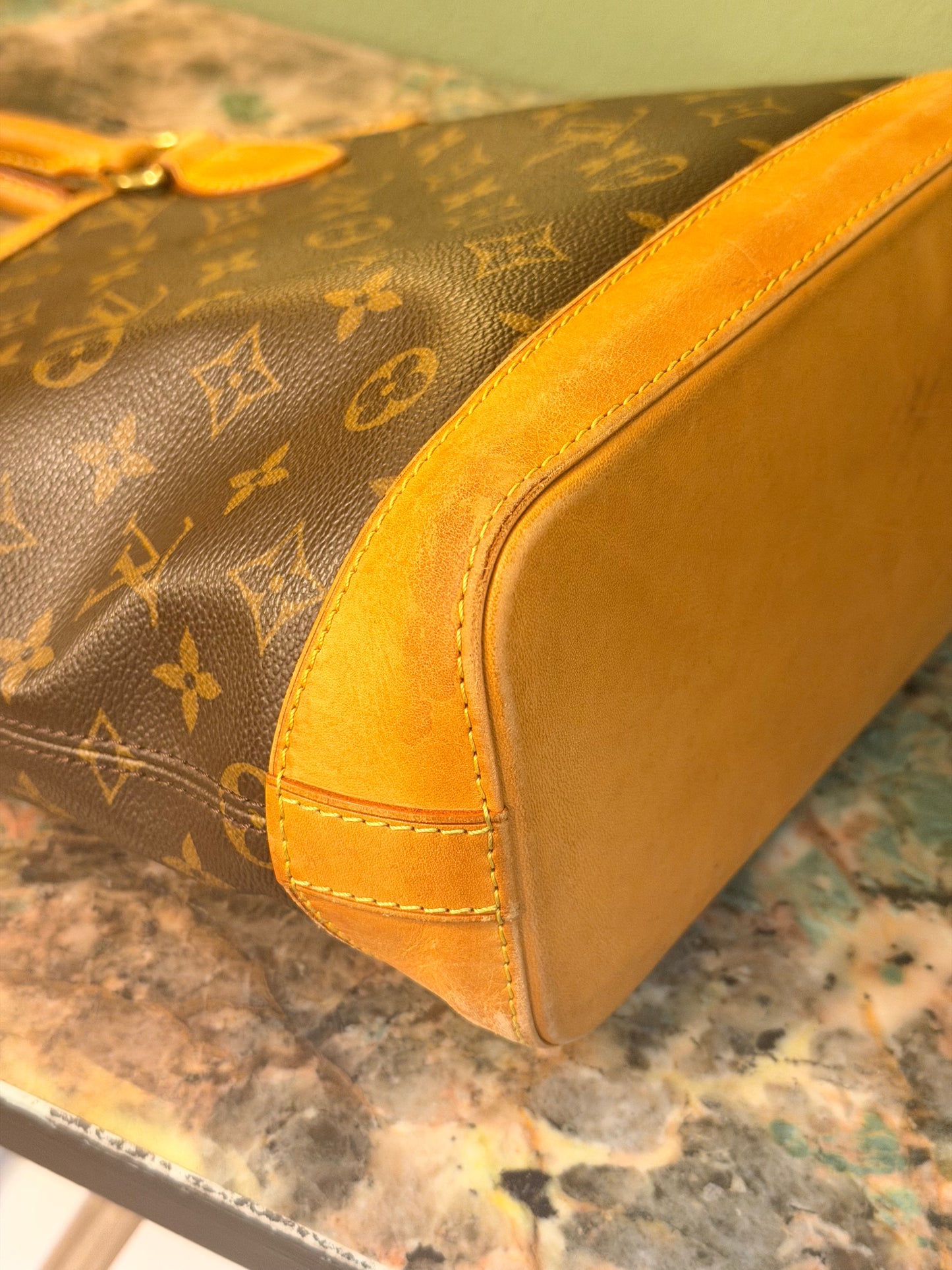 LOUIS VUITTON MONOGRAM LOCK IT PM HANDBAG