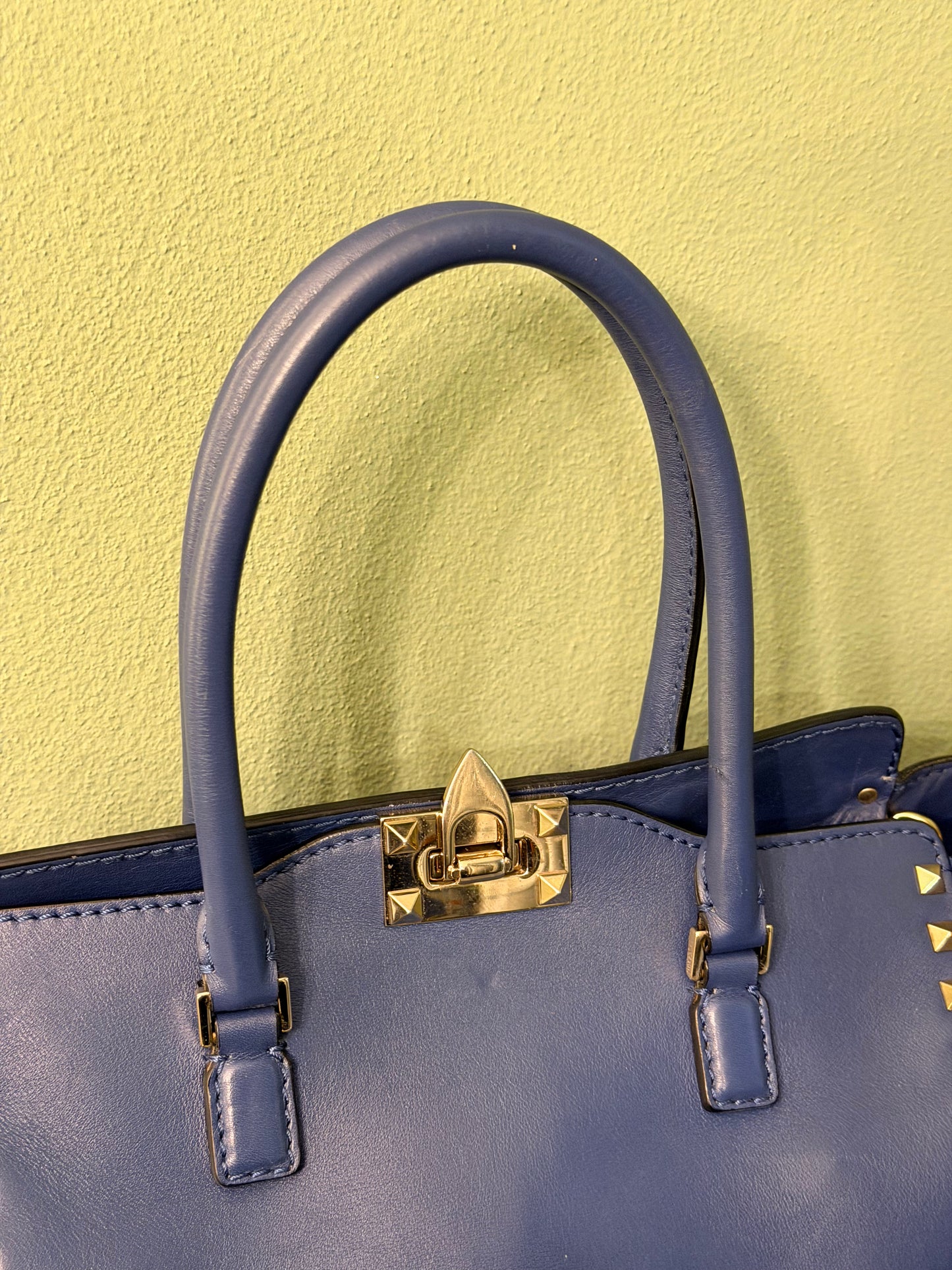 VALENTINO BLUE ROCKSTUD TWO WAY HANDBAG