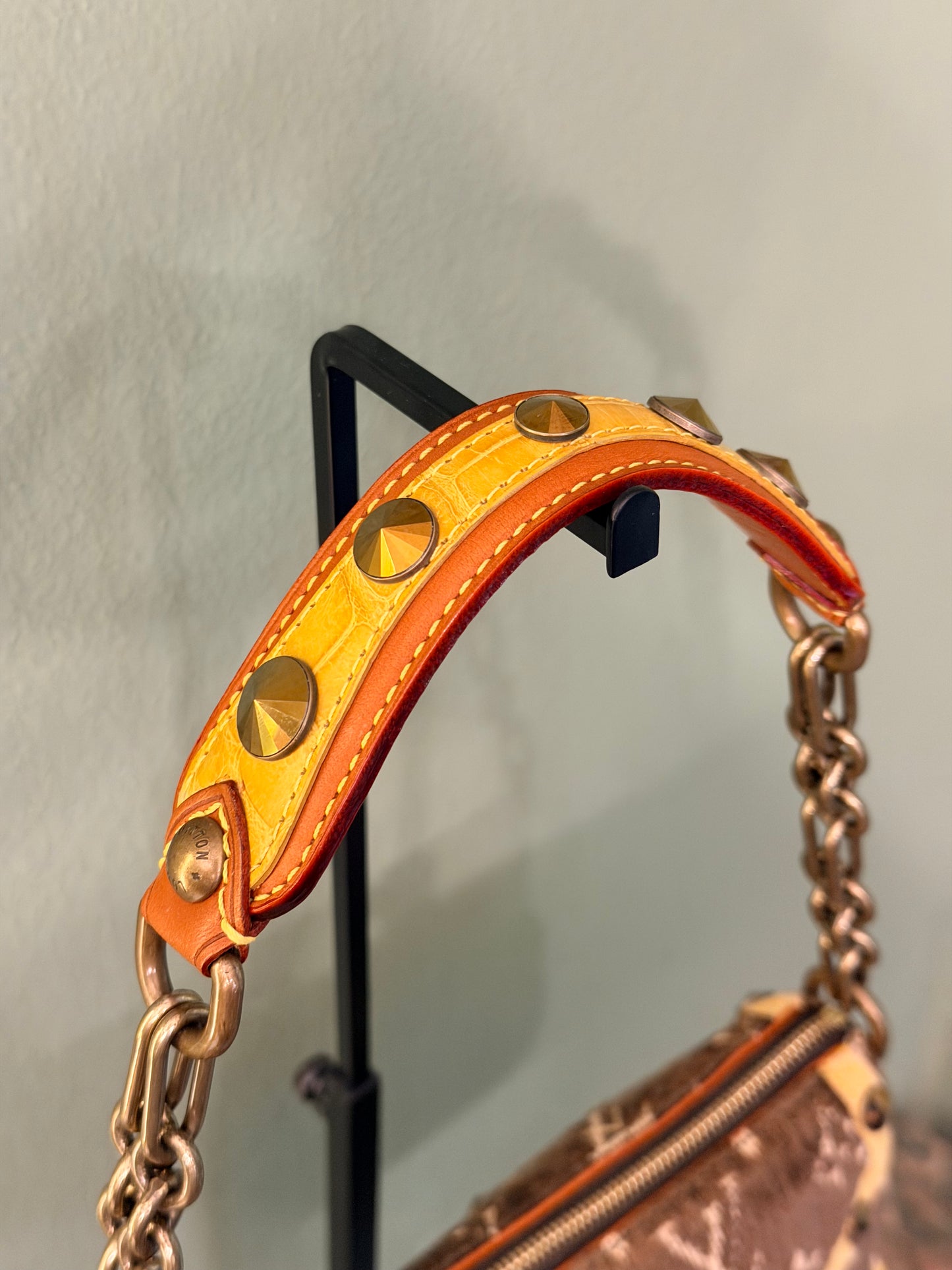 LOUIS VUITTON VELVET MONOGRAM TROMPE L’OEIL POCHETTE ACCESSOIRES