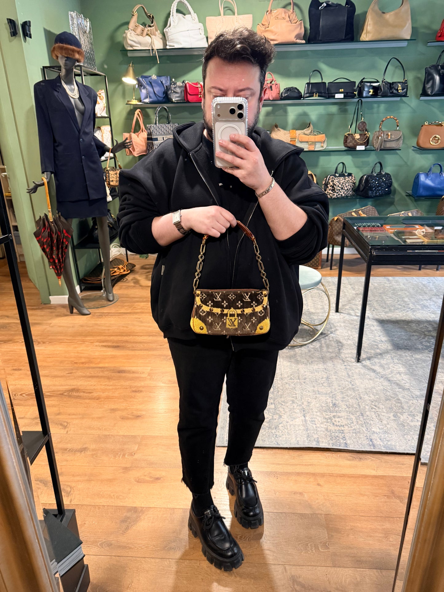 LOUIS VUITTON VELVET MONOGRAM TROMPE L’OEIL POCHETTE ACCESSOIRES