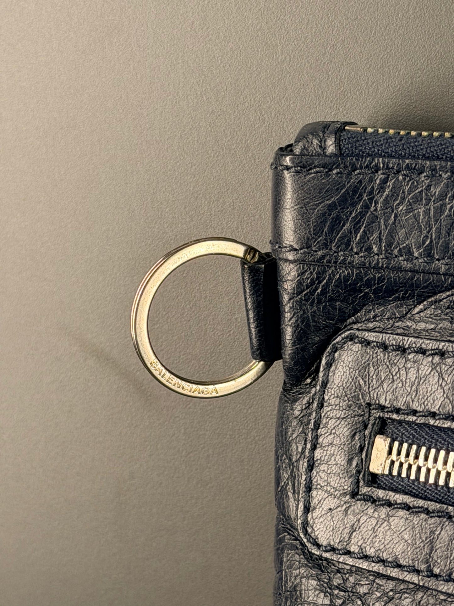 BALENCIAGA NAVY MEDIUM POCHETTE CLIP