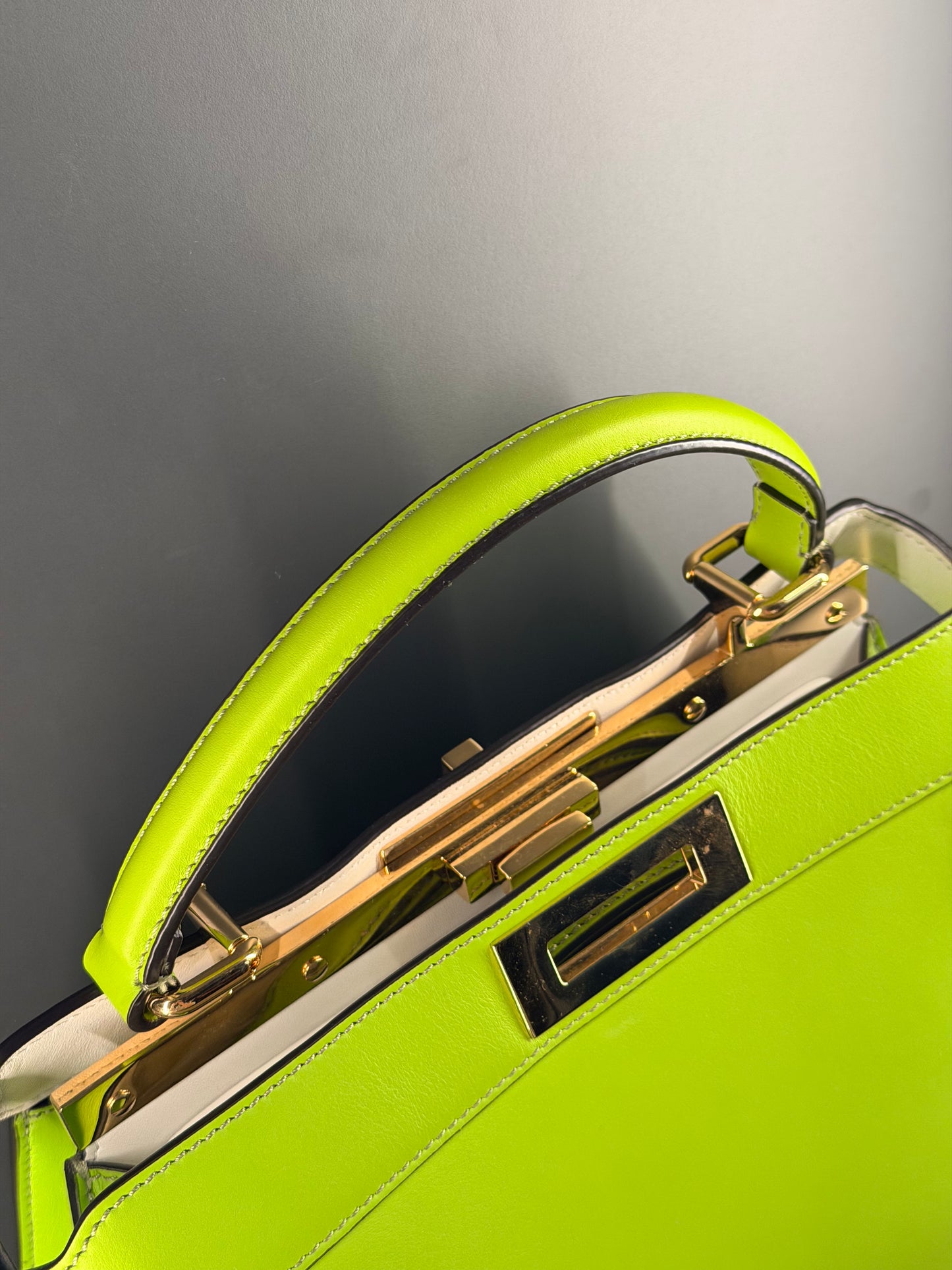 FENDI LIME MEDIUM PERKABOO ISEEU HANDBAG
