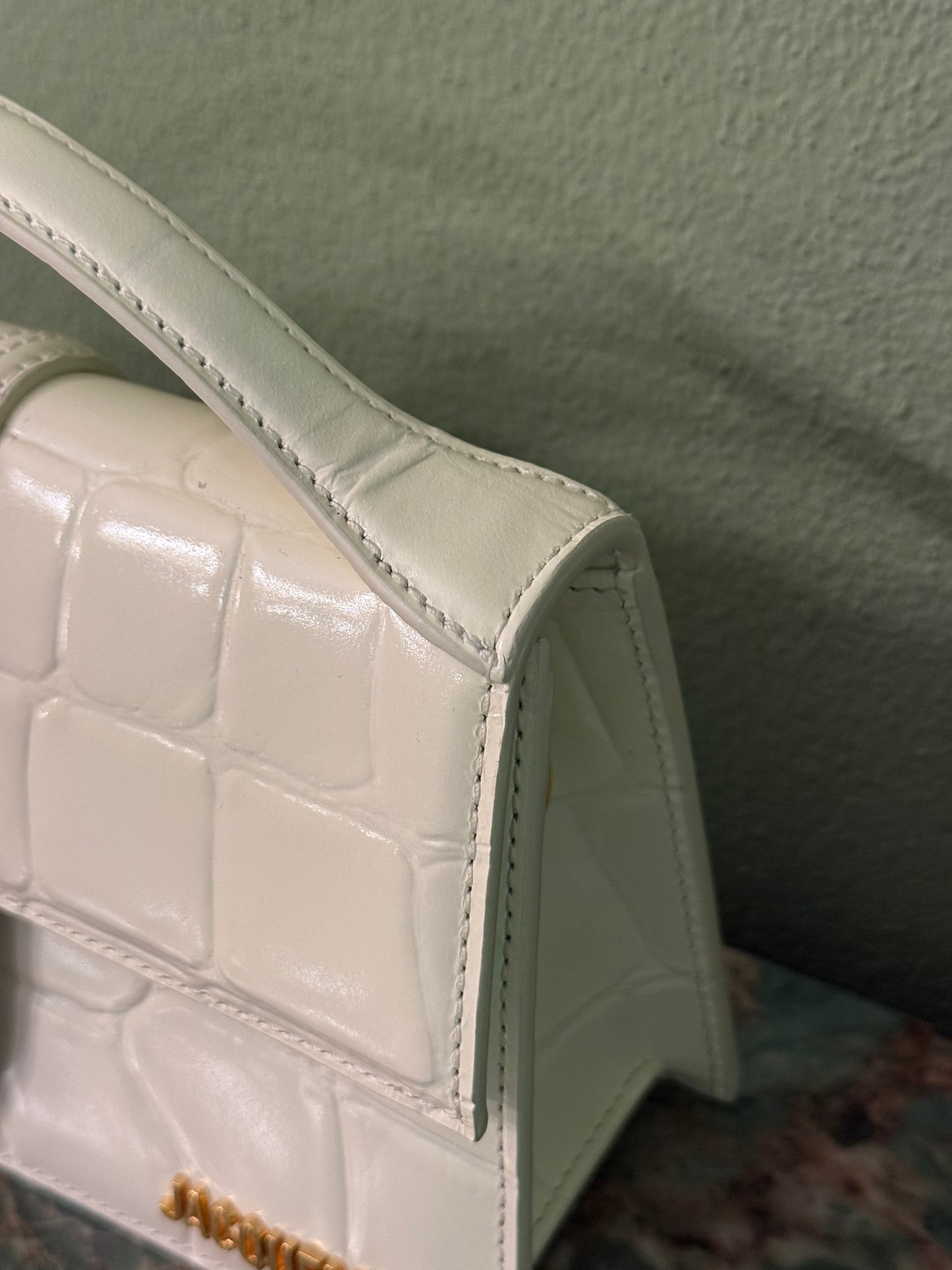 JAQUEMUS WHITE EMBOSSED CROCODILE LE GRAND BAMBINO CROSSBODY BAG