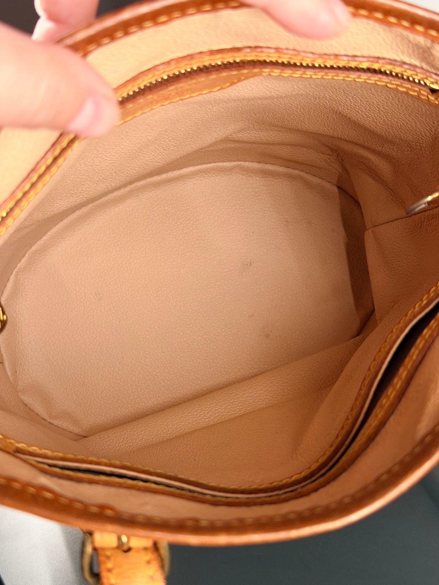 LOUIS VUITTON MONOGRAM BUCKET SHOULDER BAG
