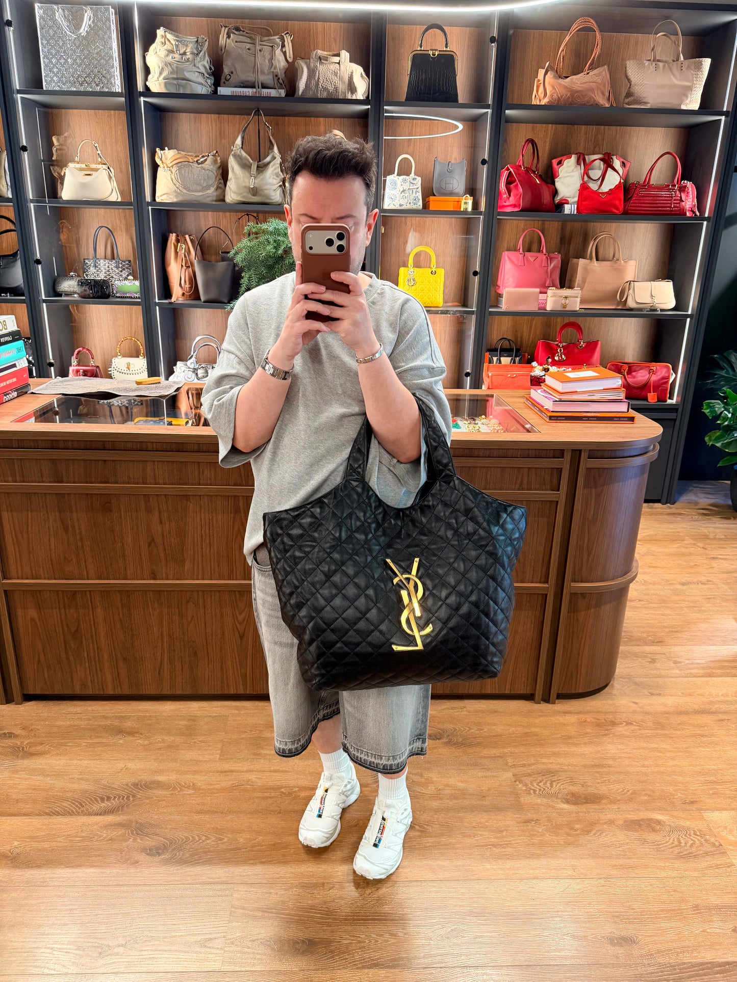 SAINT LAURENT BLACK ICARE SHOPPING TOTE