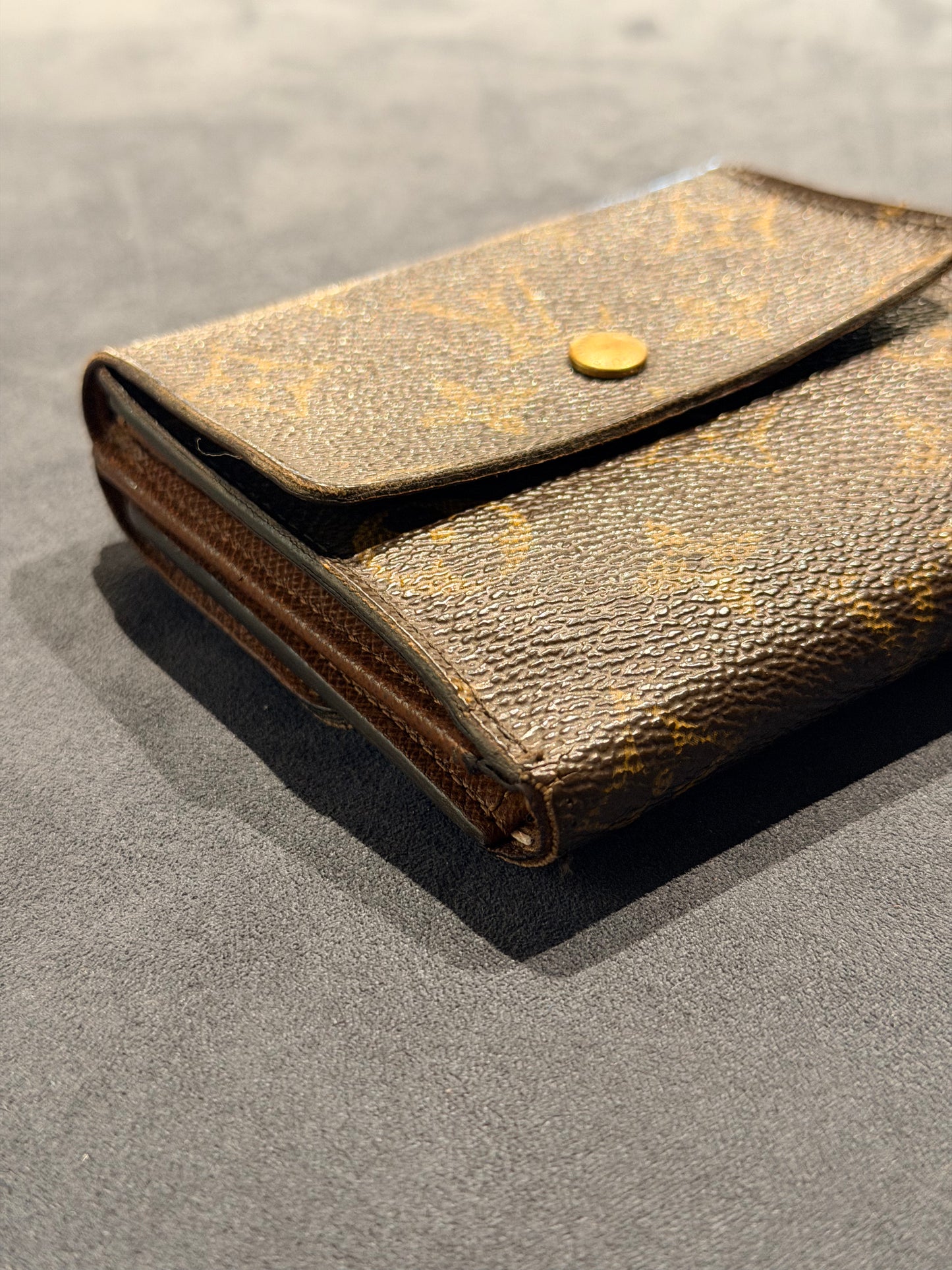 LOUIS VUITTON MONOGRAM ELISE COMPACT WALLET