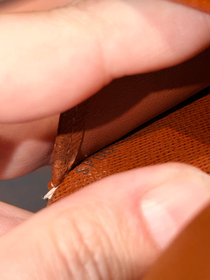 LOUIS VUITTON MONOGRAM ELISE COMPACT WALLET