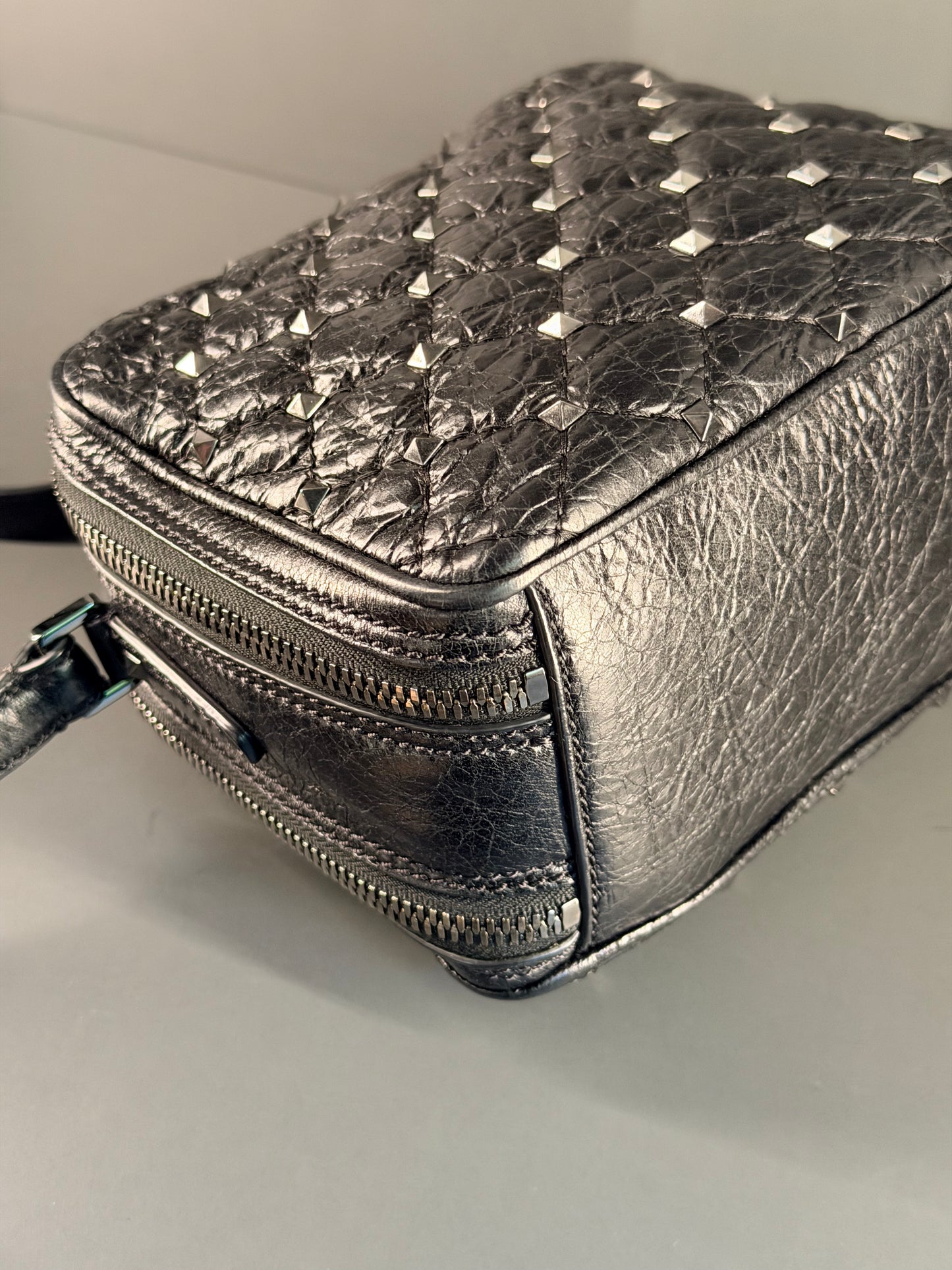 VALENTINO BLACK SPIKE SMALL CAMERA CROSSBODY BAG