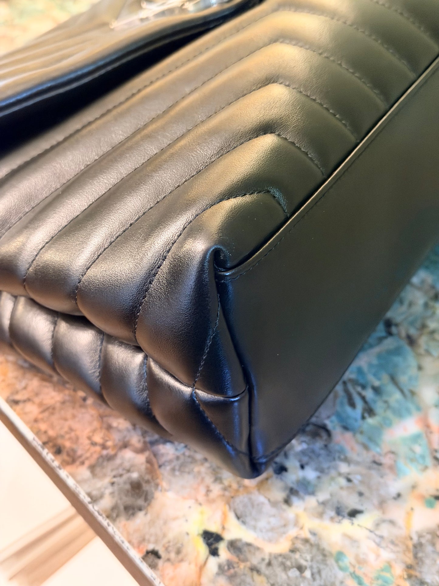 SAINT LAURENT BLACK MEDIUM LOU LOU SHOULDER BAG