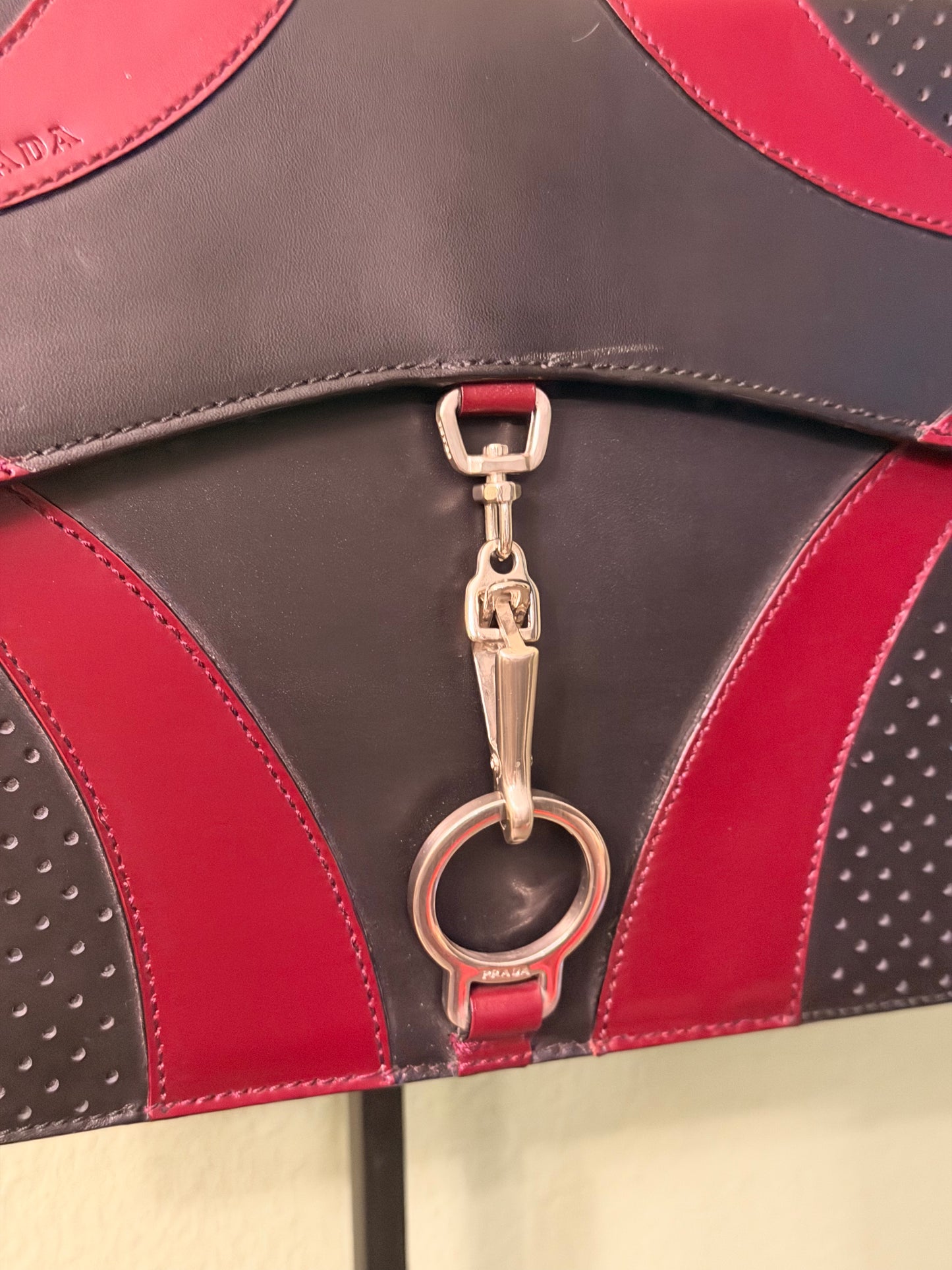 PRADA BLACK AND BURGUNDY DRIVE TOP HANDLE BAG