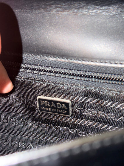 PRADA BLACK AND BURGUNDY DRIVE TOP HANDLE BAG