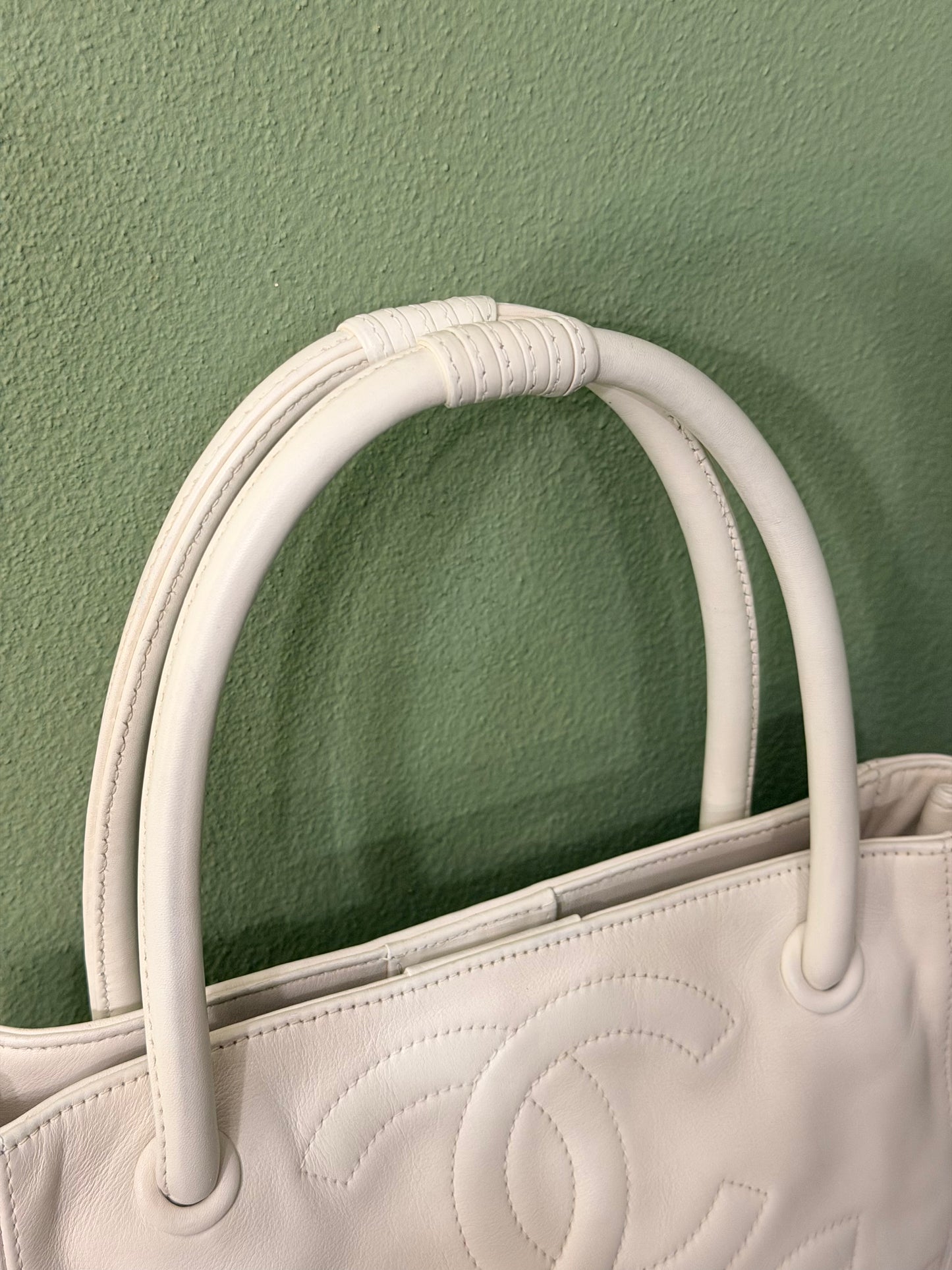 CHANEL WHITE TRIPLE CC SMALL TOTE BAG