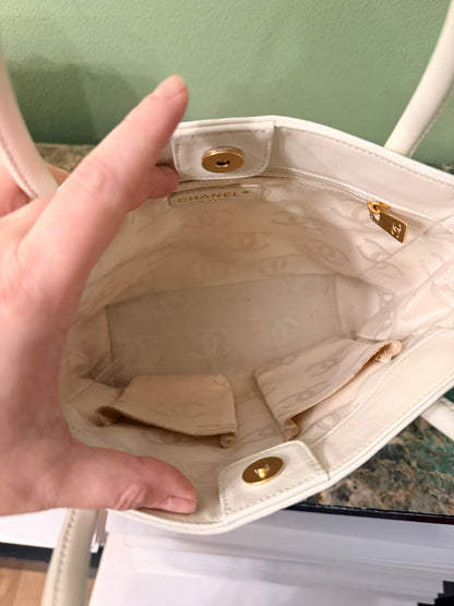 CHANEL WHITE TRIPLE CC SMALL TOTE BAG
