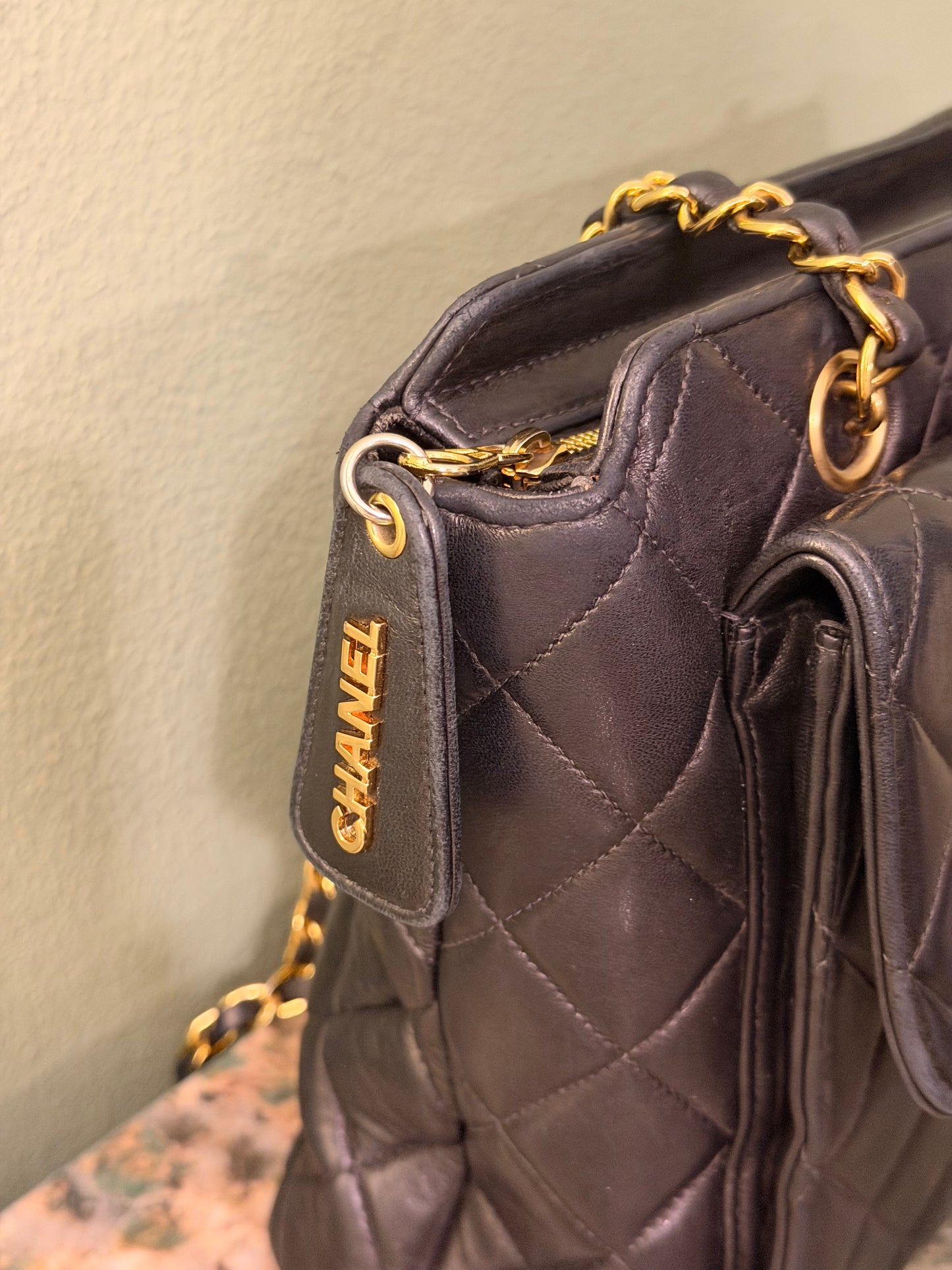 CHANEL BLACK LAMBSKIN QUILTED SHOPPING TOTE