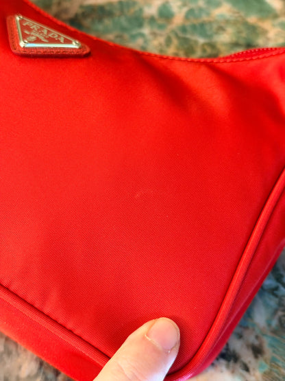 PRADA RED NYLON RE EDITION 2000 SHOULDER BAG