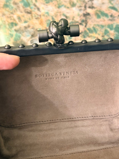 BOTTEGA VENETA GRAY STUDDED KNOT CLUTCH