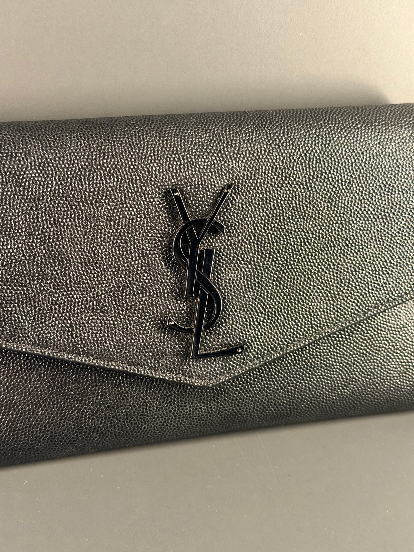 SAINT LAURENT SO BLACK ENVELOPE WALLET ON CHAIN