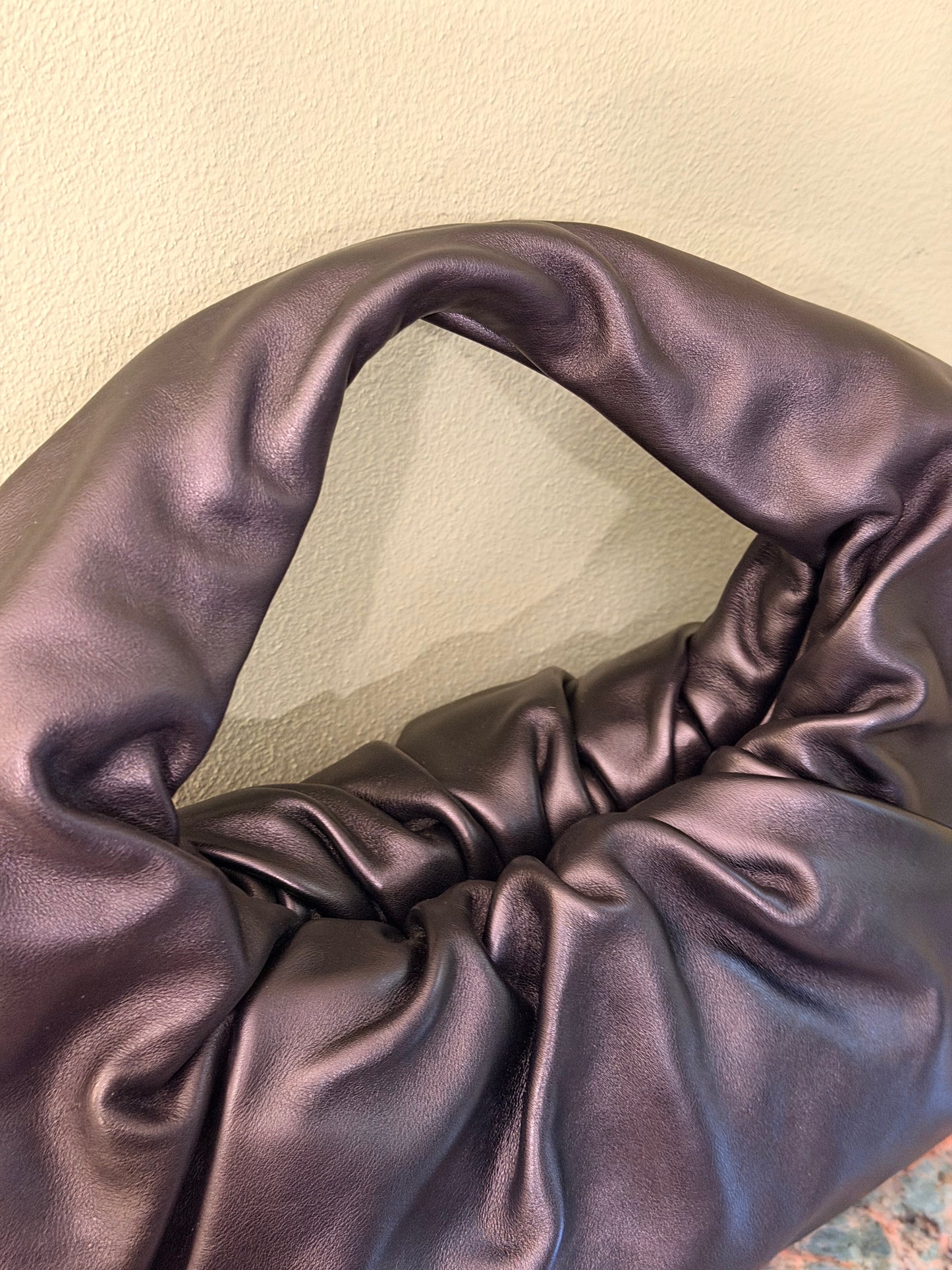 BOTTEGA VENETA BLACK SHOULDER POUCH