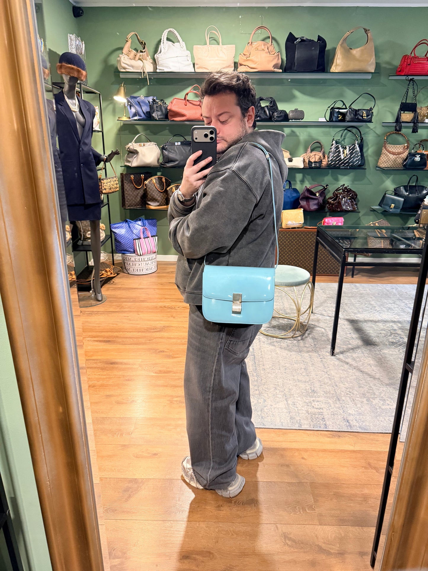 CÈLINE LIGHT BLUE SPAZZOLATO BOX CLASSIQUE SHOULDER BAG