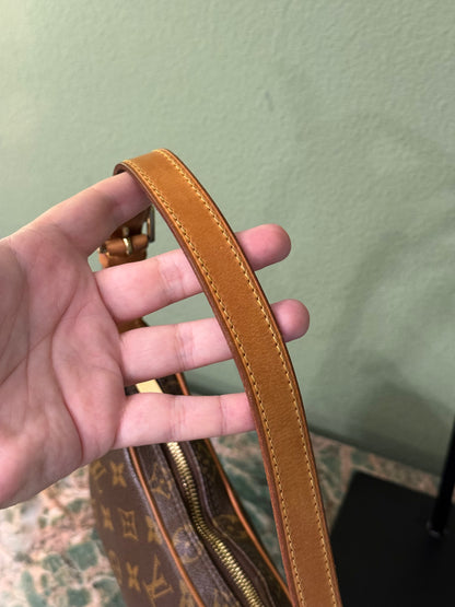 LOUIS VUITTON MONOGRAM POCHETTE CROISSANT