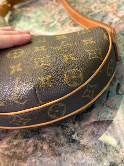 LOUIS VUITTON MONOGRAM POCHETTE CROISSANT