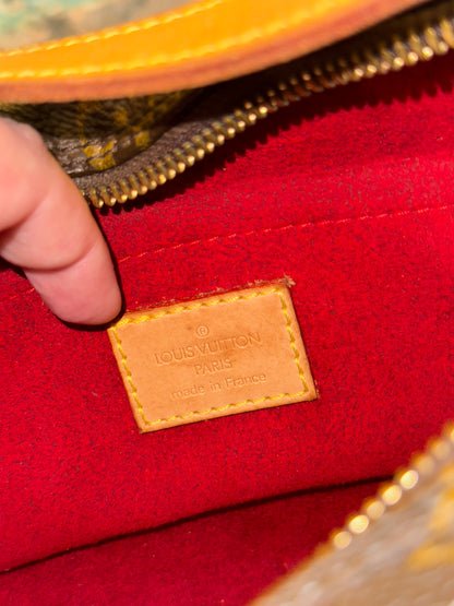 LOUIS VUITTON MONOGRAM POCHETTE CROISSANT